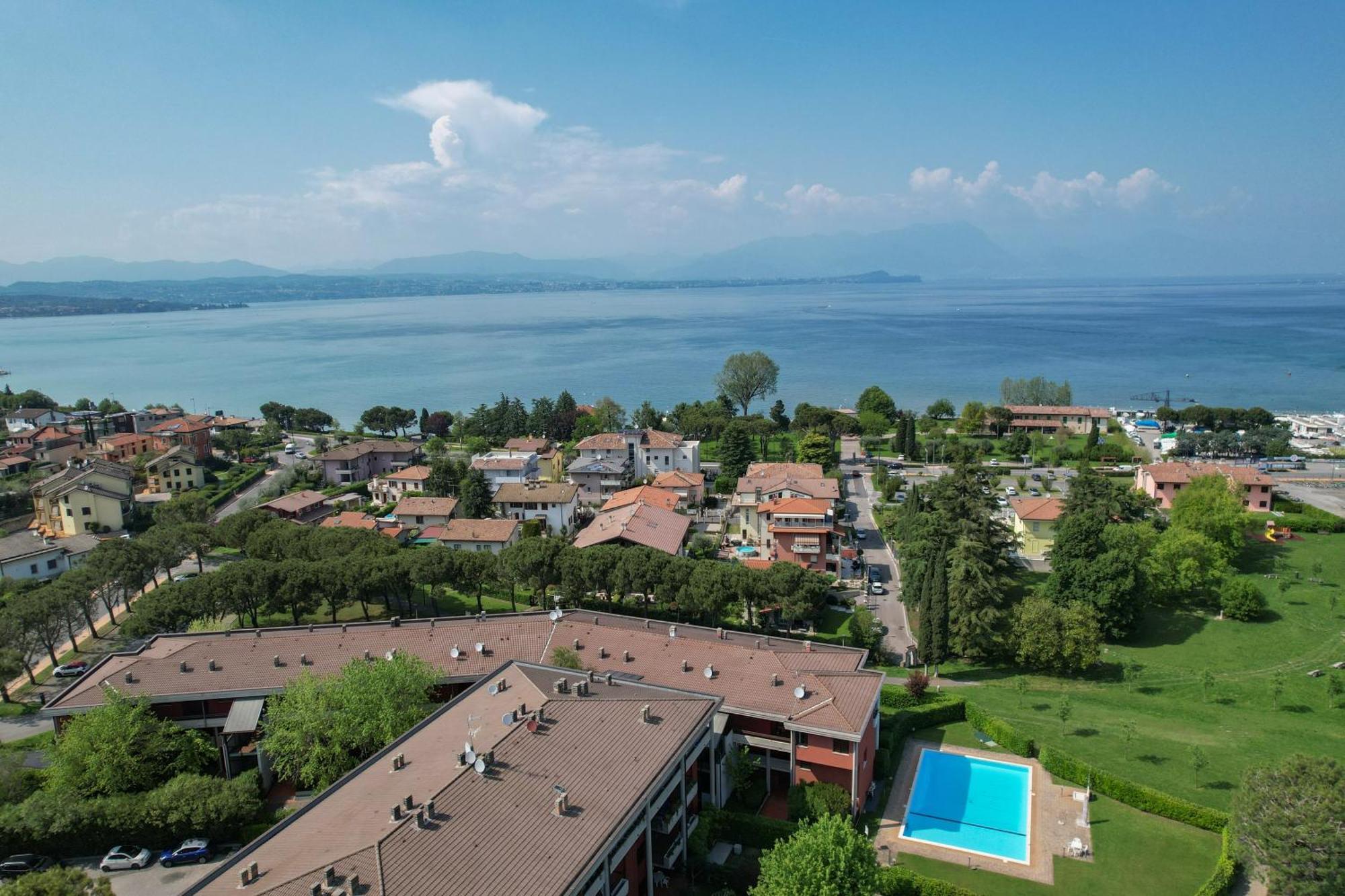 Breeze Apartment Desenzano del Garda Dış mekan fotoğraf