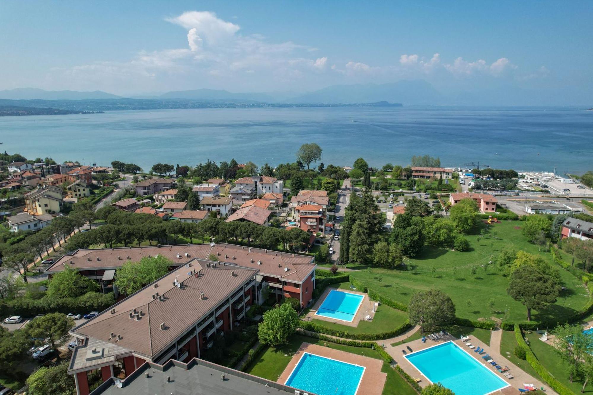 Breeze Apartment Desenzano del Garda Dış mekan fotoğraf