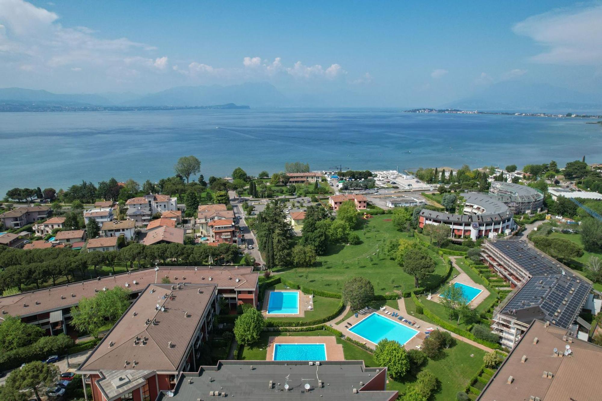 Breeze Apartment Desenzano del Garda Dış mekan fotoğraf