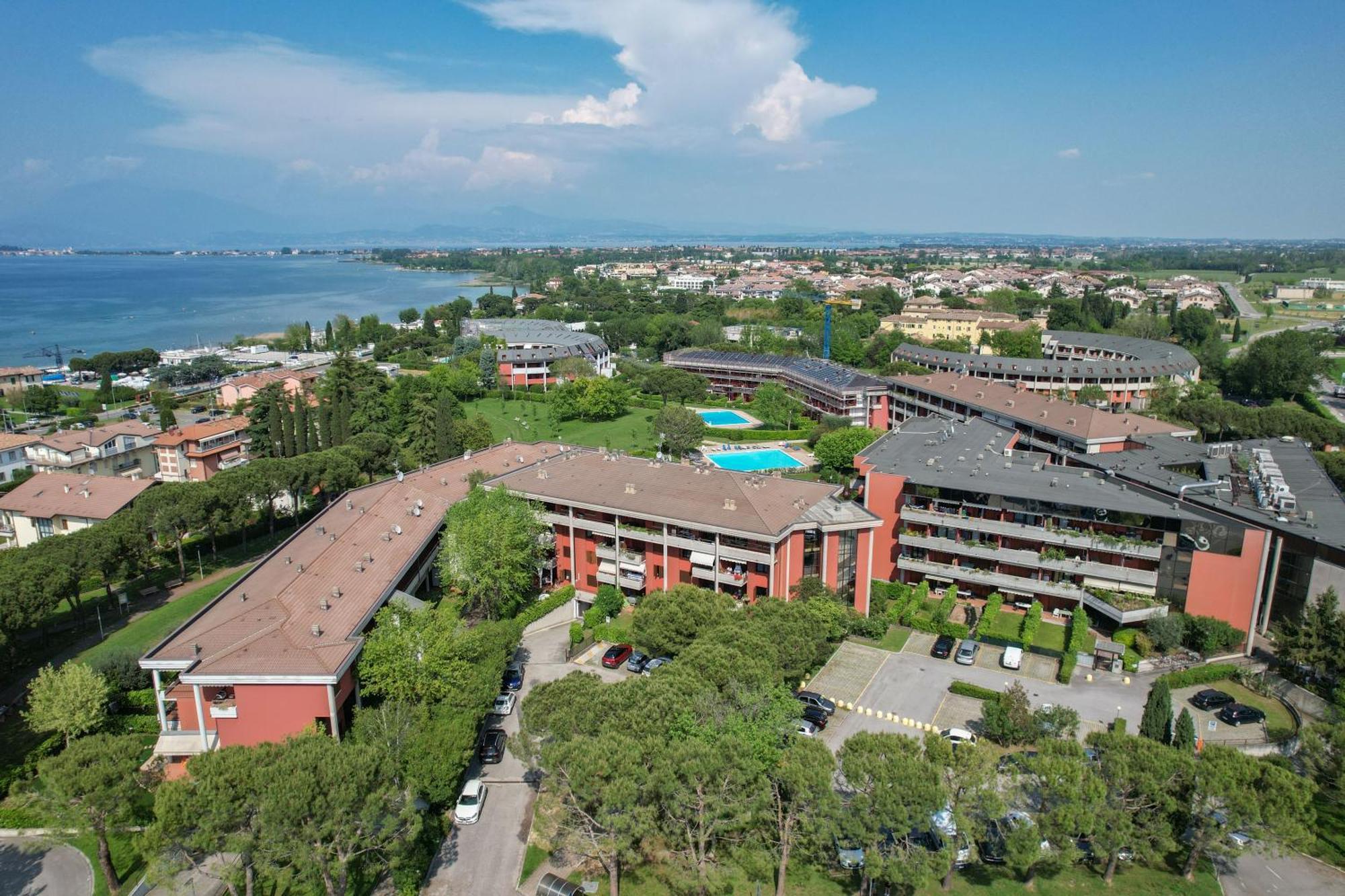 Breeze Apartment Desenzano del Garda Dış mekan fotoğraf